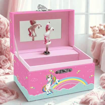 Boite à bijoux petite fille dans chambre